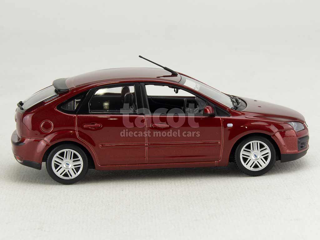 104548 Ford Focus 2004