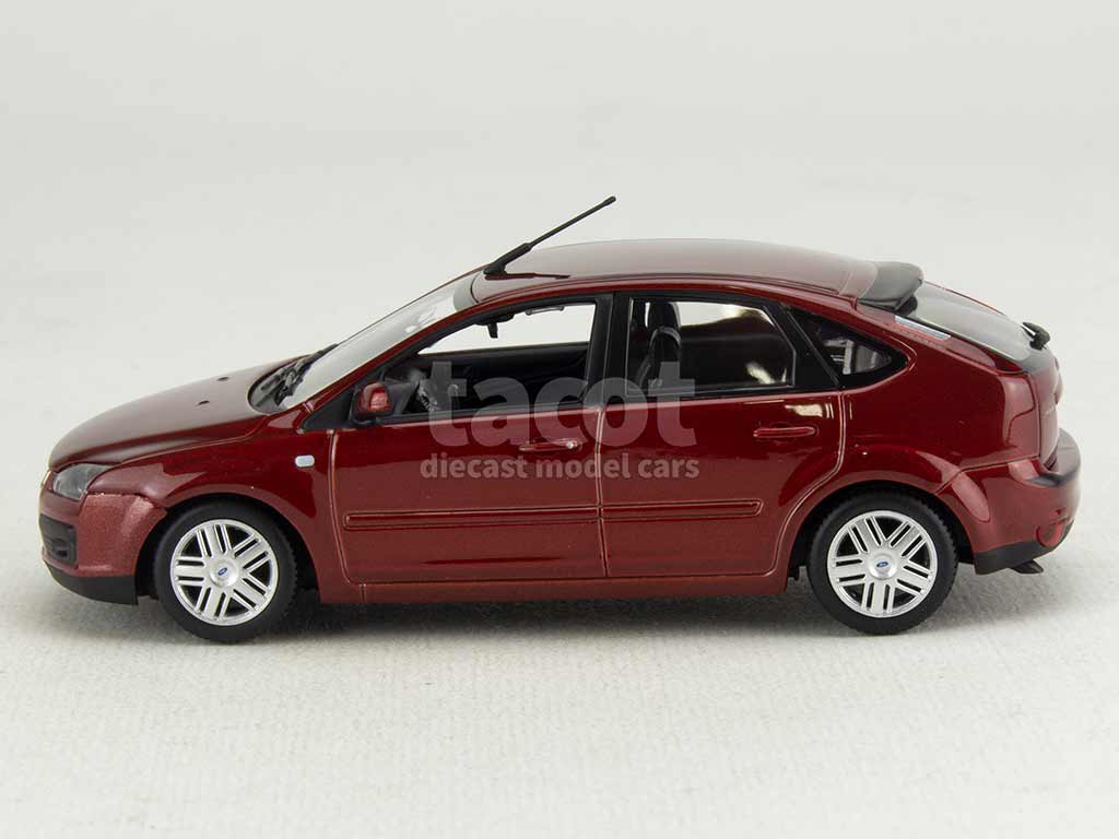 104548 Ford Focus 2004