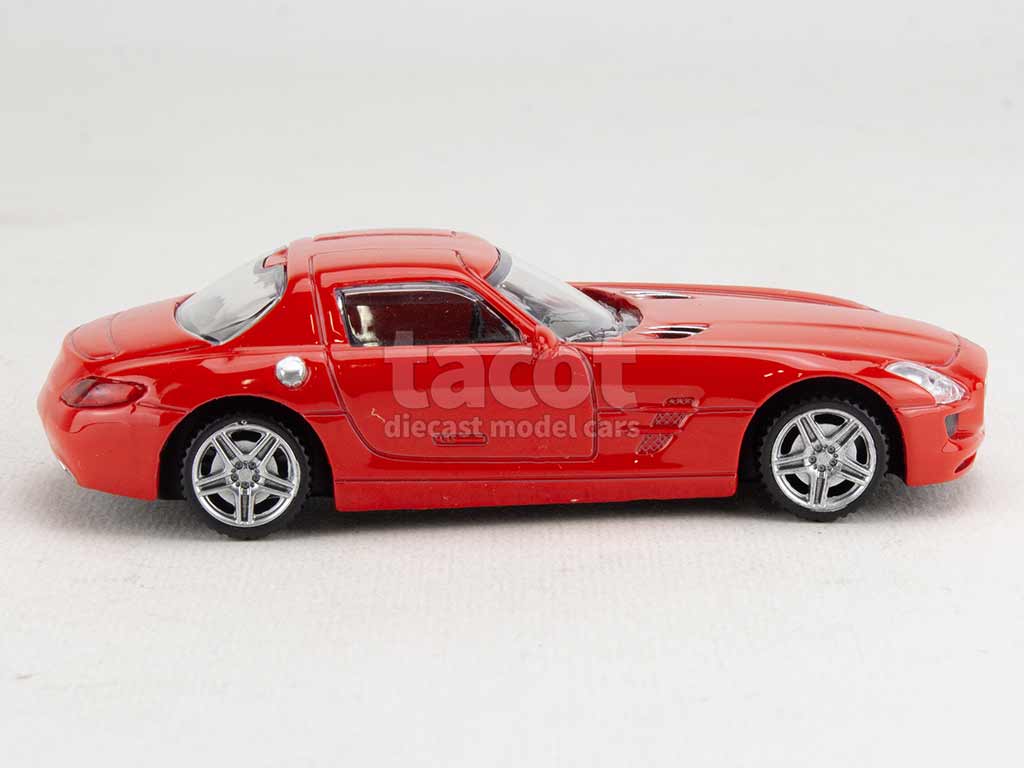 104680 Mercedes SLS AMG