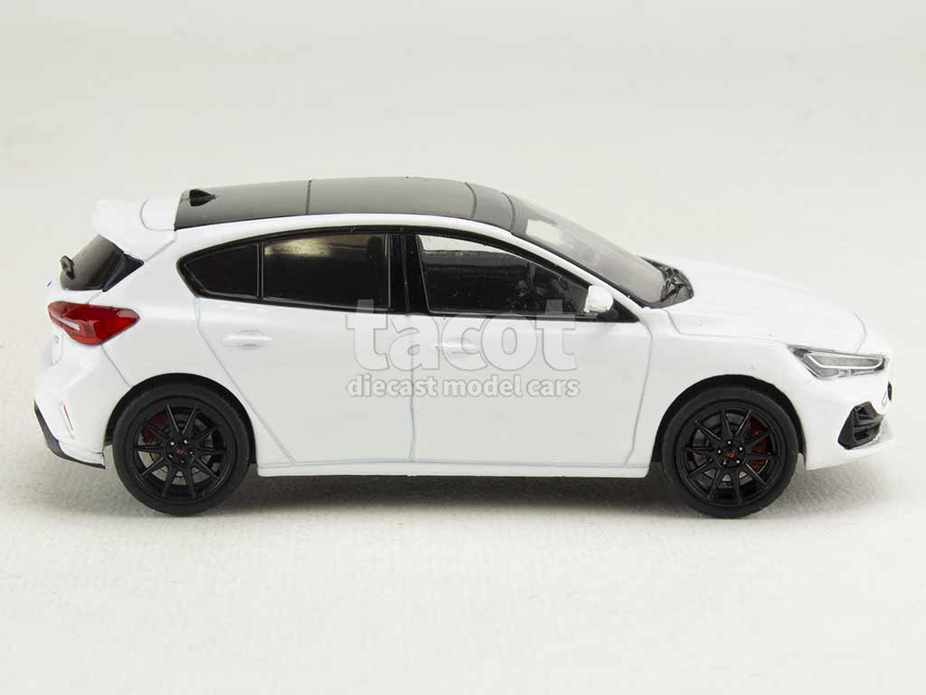 104689 Ford Focus ST 2022