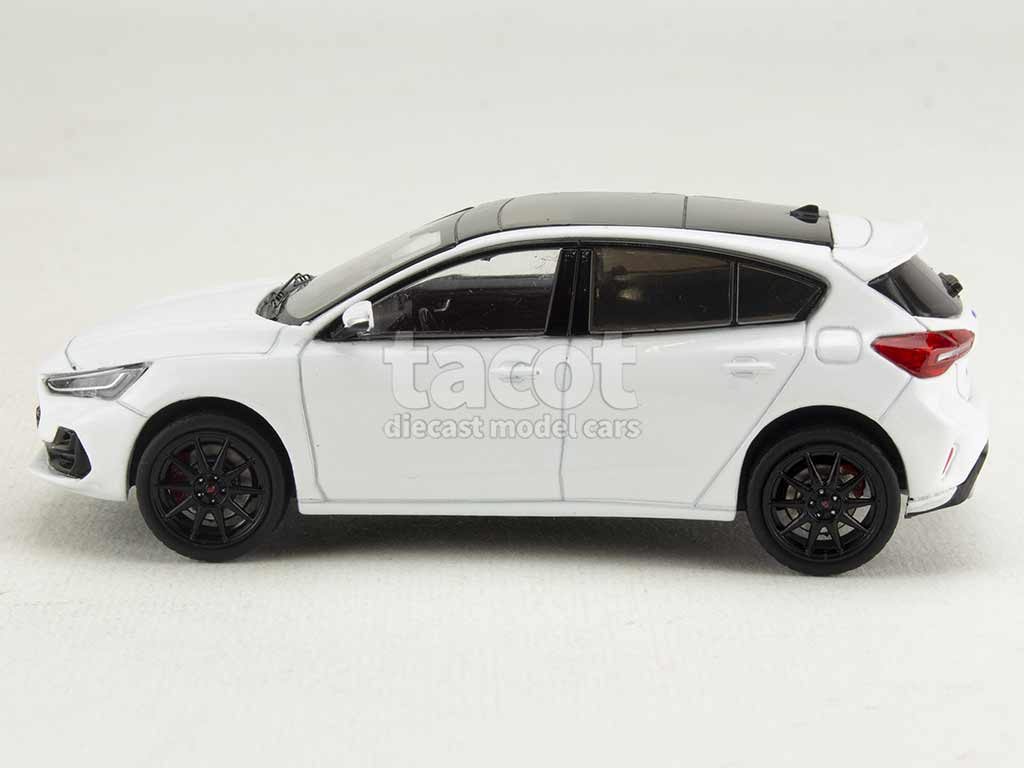 104689 Ford Focus ST 2022