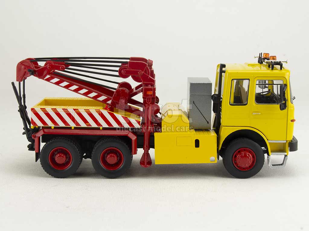 104692 MAN F8 26.281 Dépanneuse