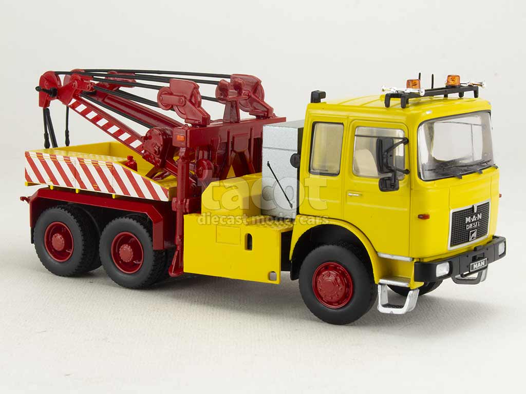 104692 MAN F8 26.281 Dépanneuse