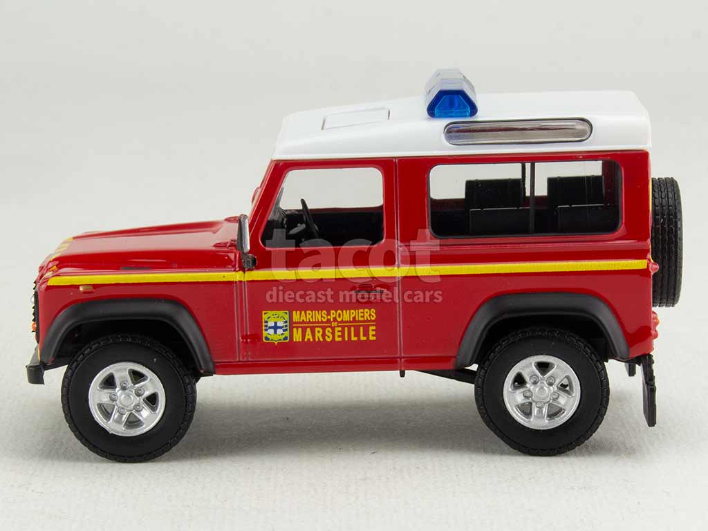 104698 Land Rover Defender 90 Pompiers
