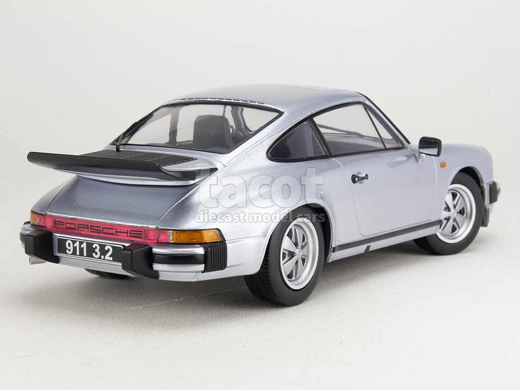 104704 Porsche 911 Carrera 3.2 Coupé 1988