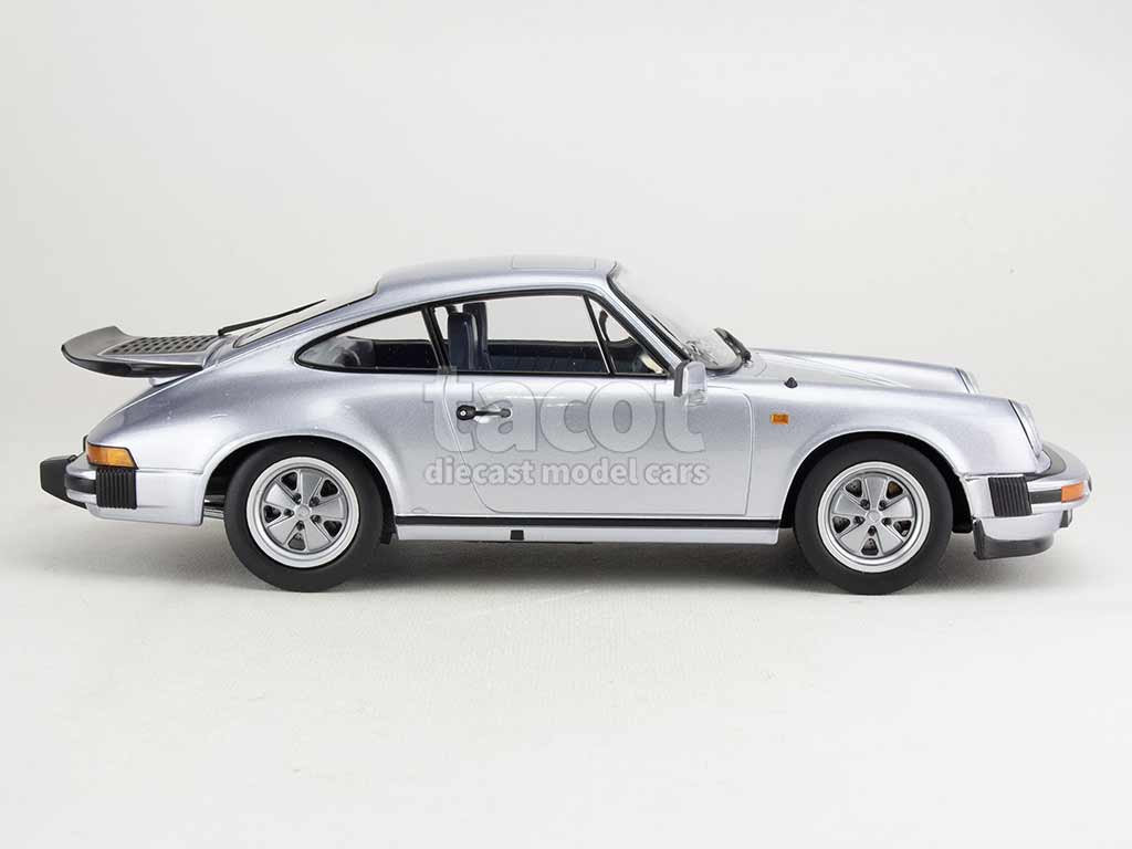 104704 Porsche 911 Carrera 3.2 Coupé 1988
