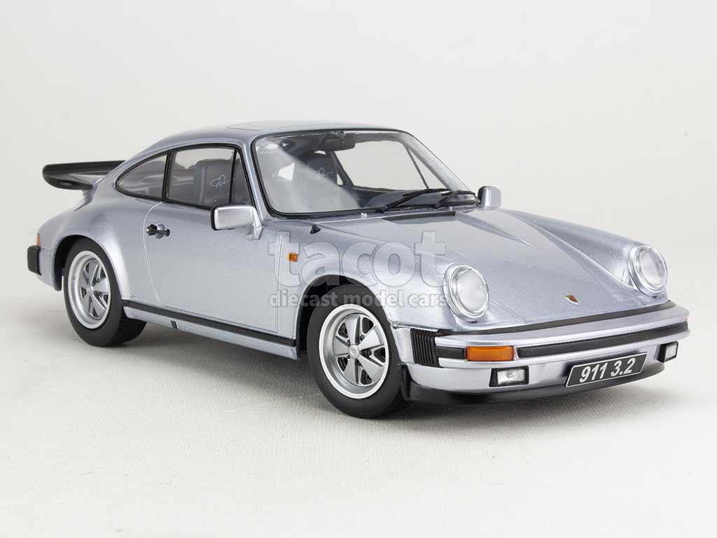 104704 Porsche 911 Carrera 3.2 Coupé 1988