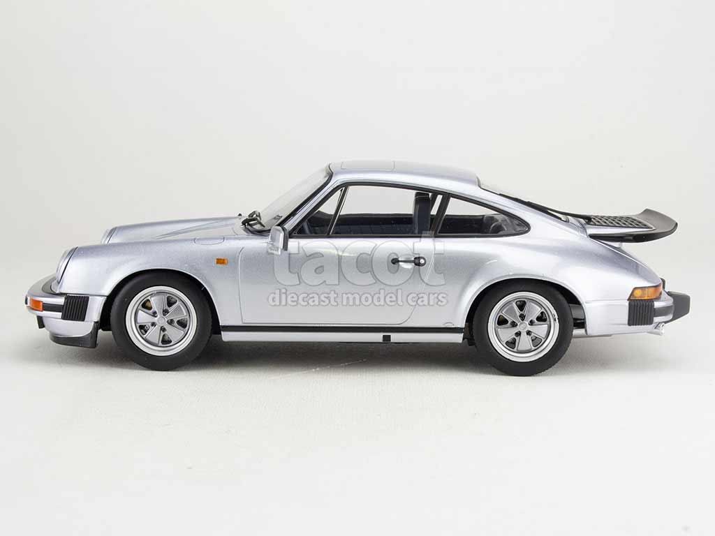 104704 Porsche 911 Carrera 3.2 Coupé 1988