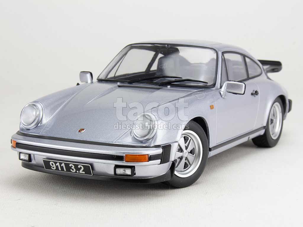 104704 Porsche 911 Carrera 3.2 Coupé 1988