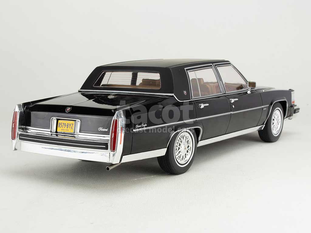 104886 Cadillac Fleetwood Brougham 1982