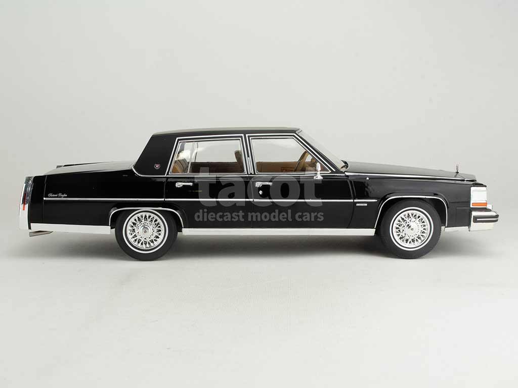 104886 Cadillac Fleetwood Brougham 1982