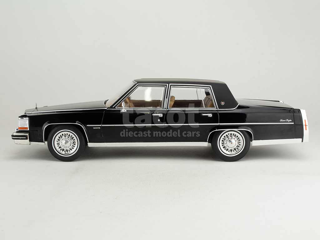 104886 Cadillac Fleetwood Brougham 1982
