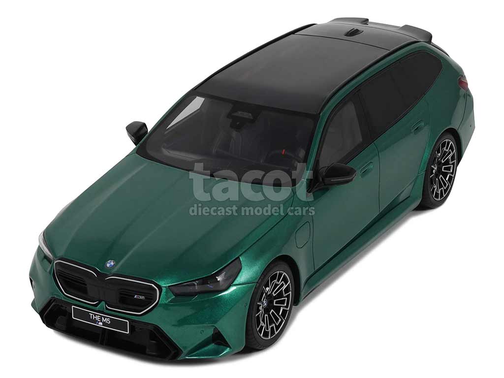 104980 BMW New M5 Touring/ G61 2024