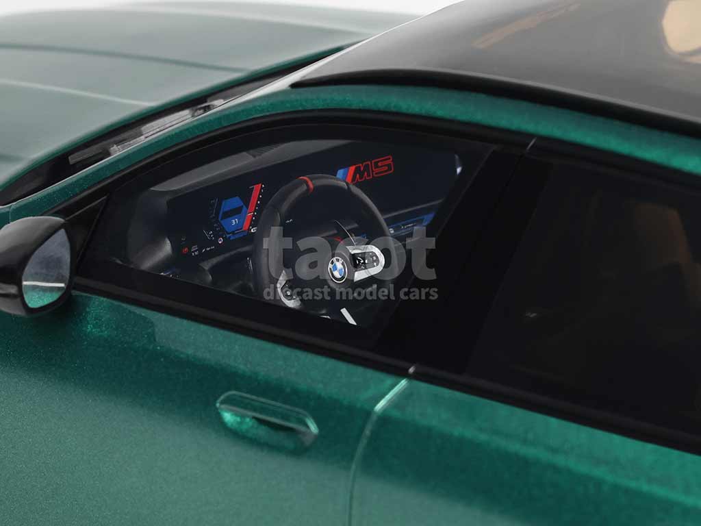 104980 BMW New M5 Touring/ G61 2024