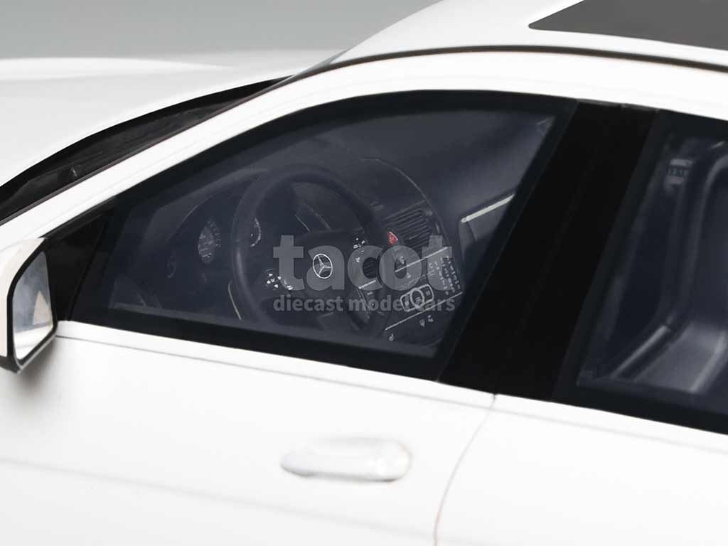 105270 Mercedes C63 AMG/ W204 2008