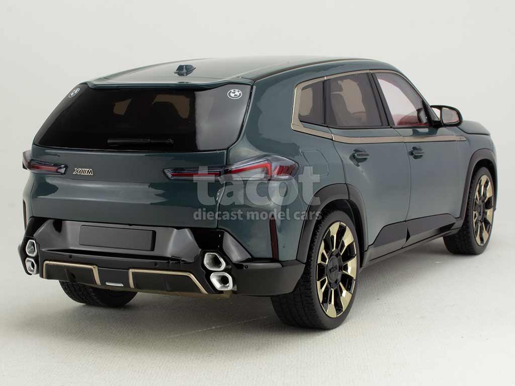 105377 BMW XM 2023