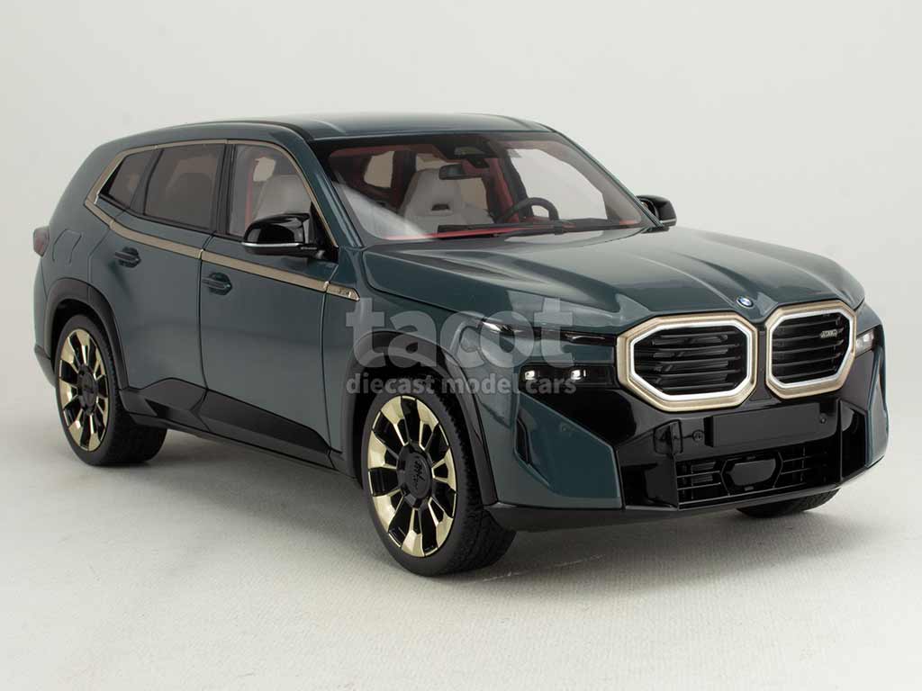 105377 BMW XM 2023