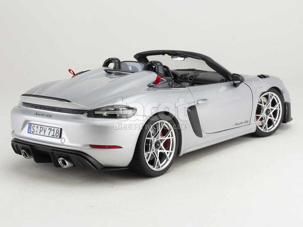 105501 Porsche 718 Spyder RS Weissach Pack 2023