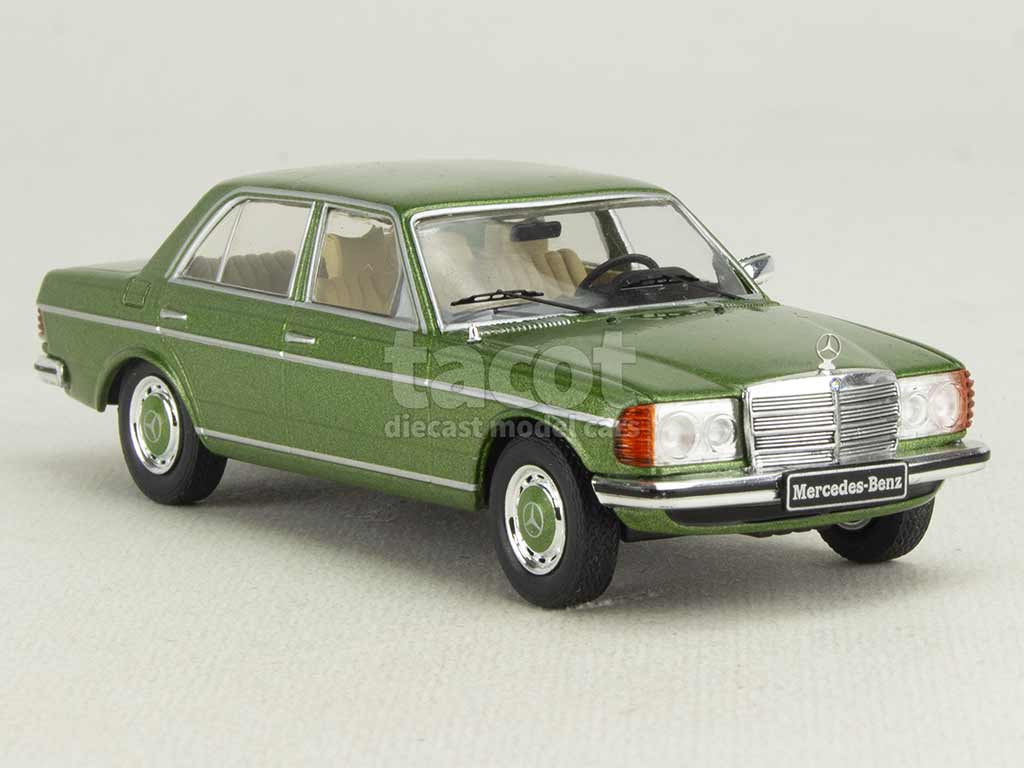 105512 Mercedes 240D/ W123 1976
