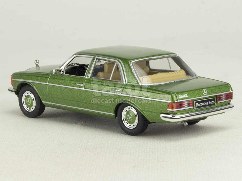 105512 Mercedes 240D/ W123 1976