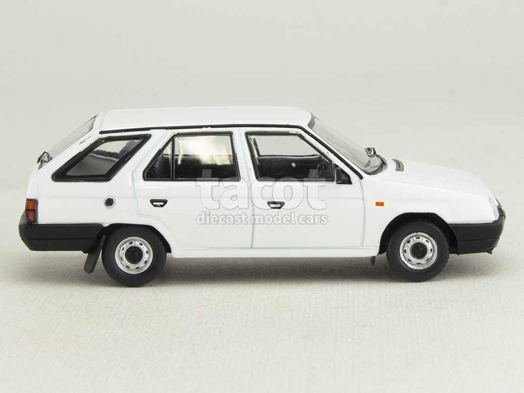 105514 Skoda Forman 1990