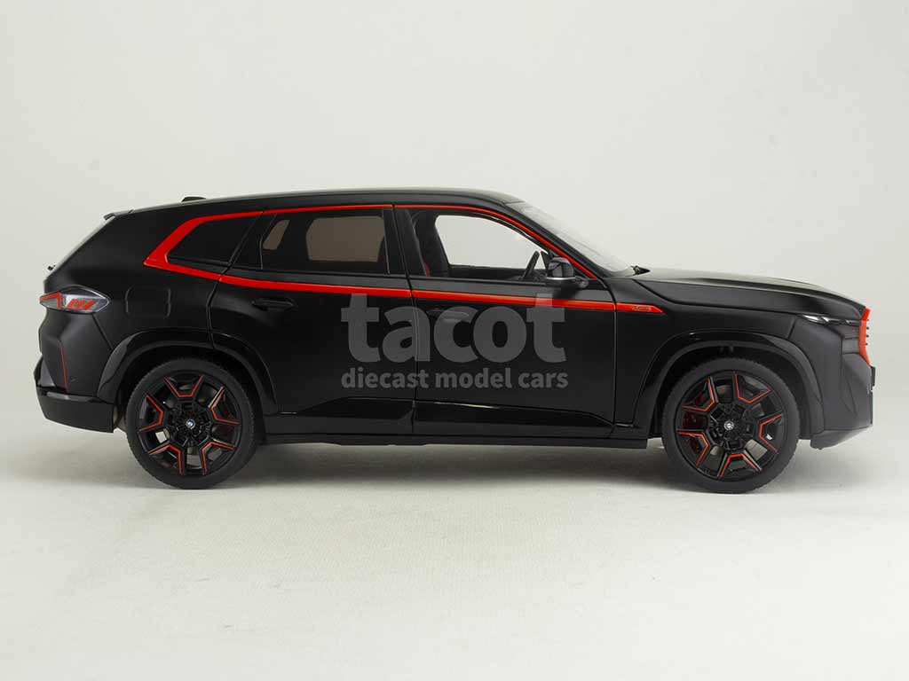 105515 BMW XM 2023