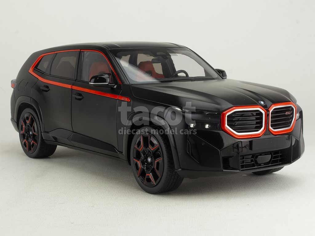 105515 BMW XM 2023