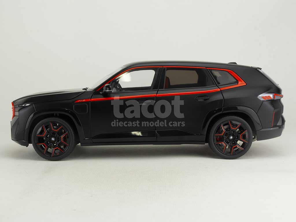 105515 BMW XM 2023