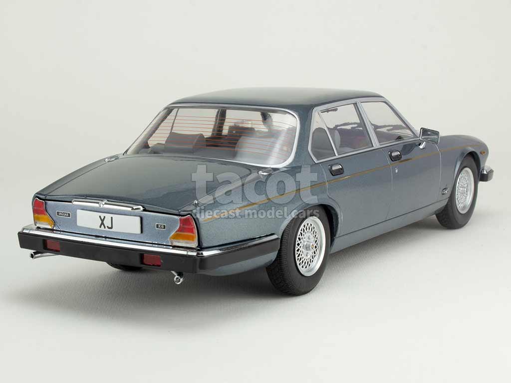105594 Jaguar XJ Series III 1979