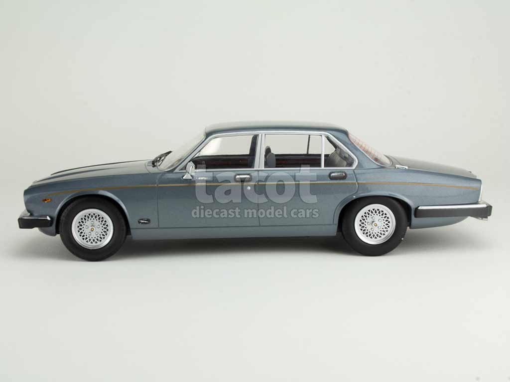 105594 Jaguar XJ Series III 1979