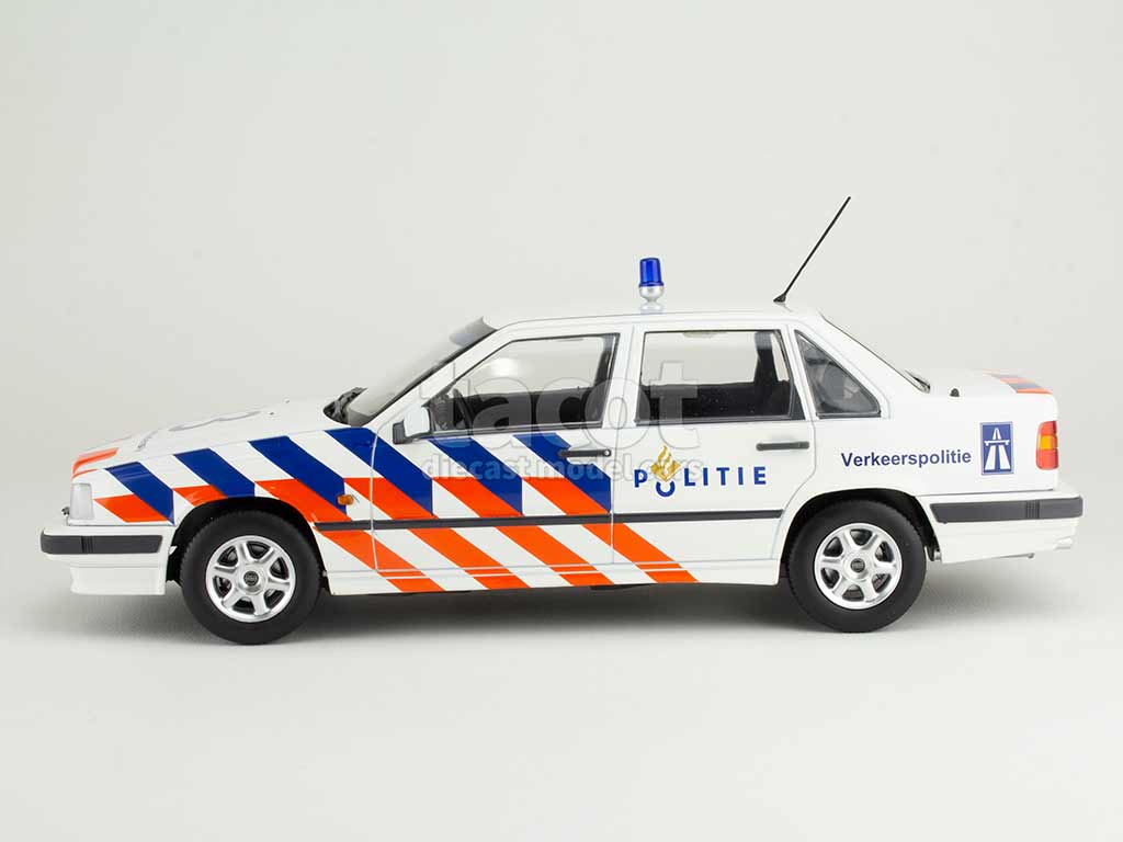 105600 Volvo 850 Politie 1993