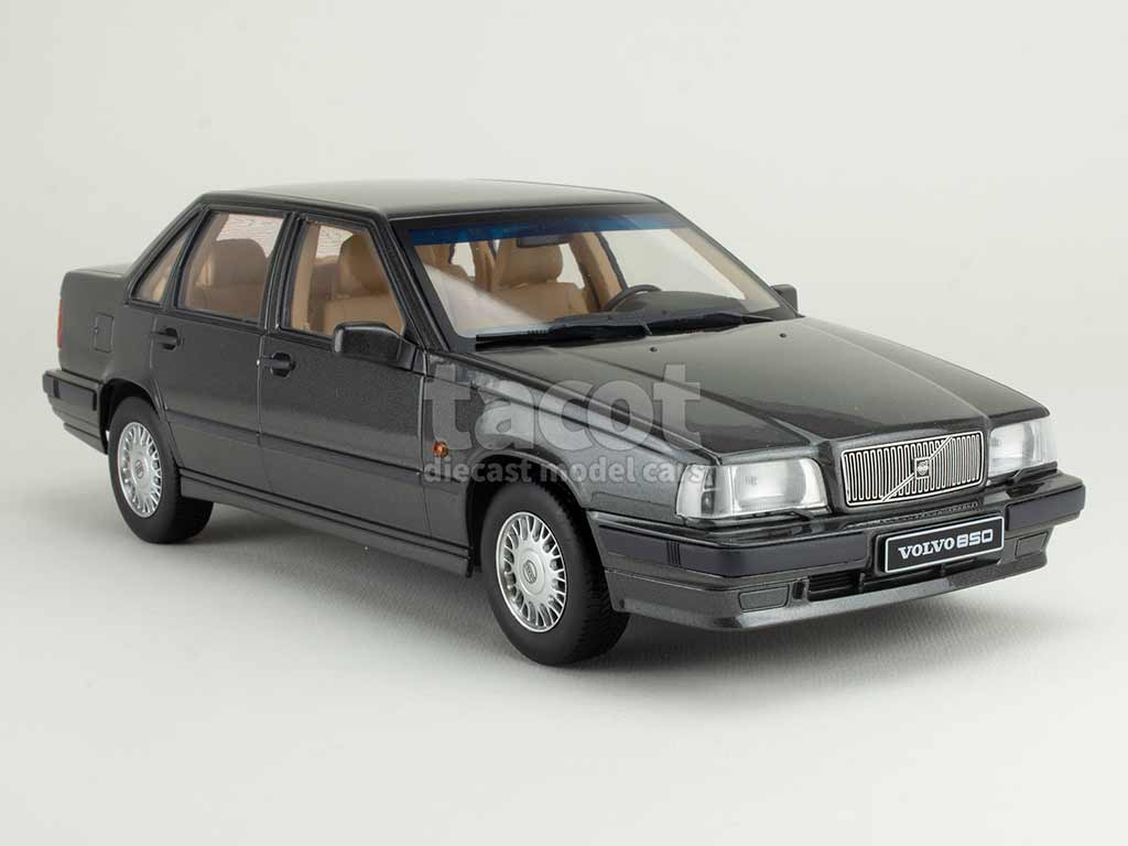 105601 Volvo 850 1993