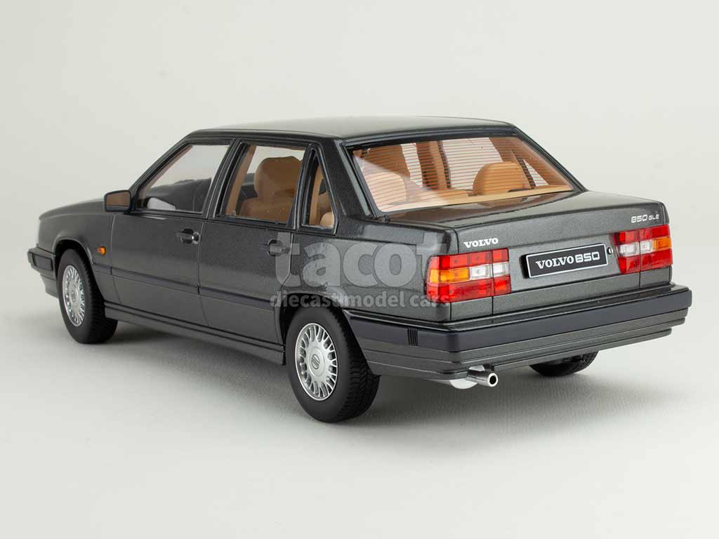 105601 Volvo 850 1993