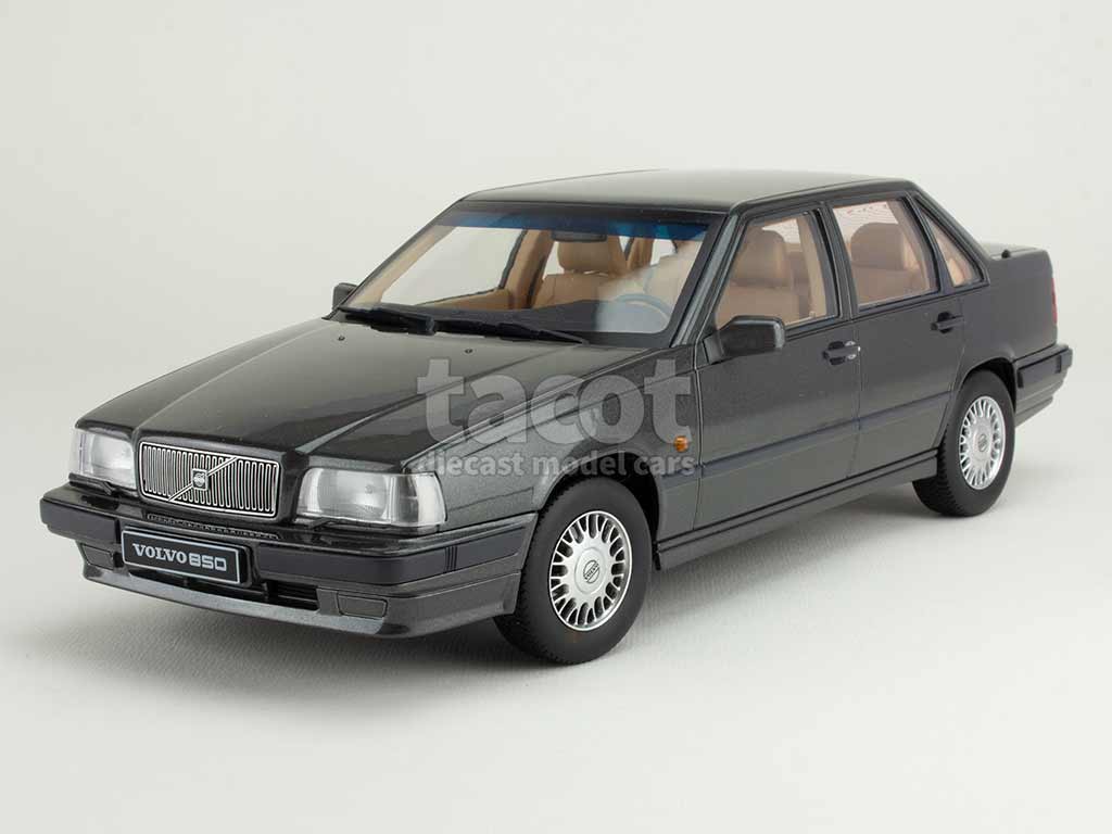 105601 Volvo 850 1993