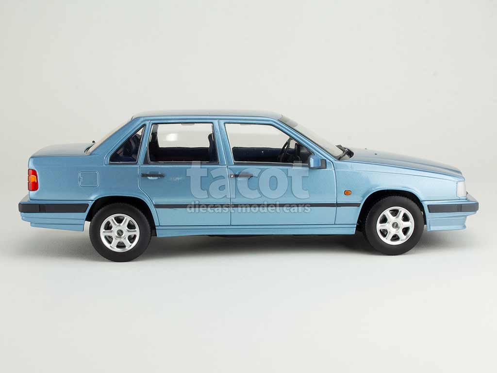105602 Volvo 850 1993