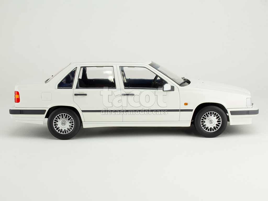 105609 Volvo 850 1993