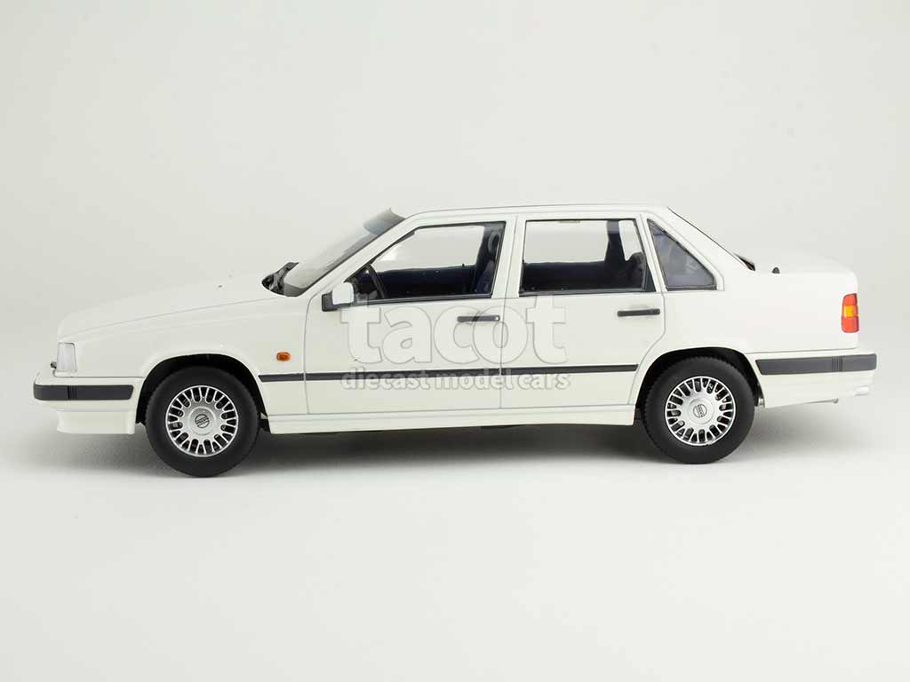 105609 Volvo 850 1993