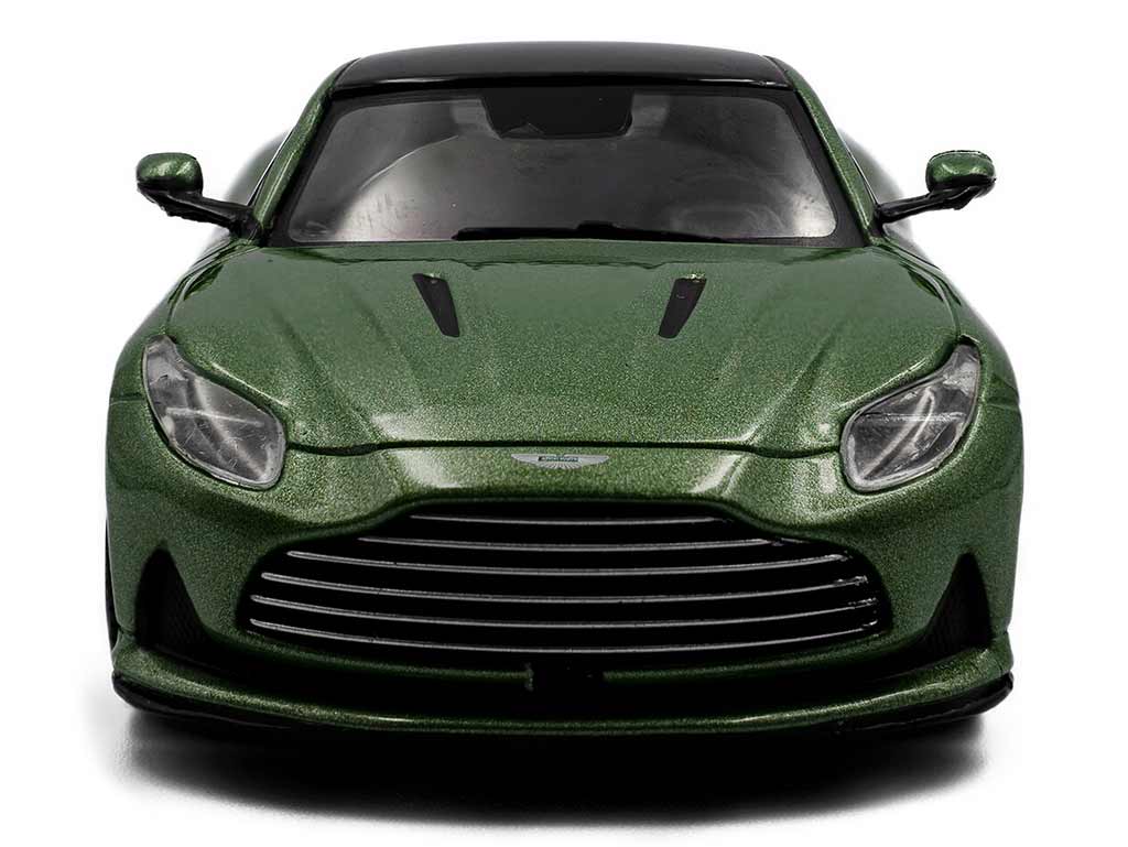 105659 Aston Martin DB12 2023