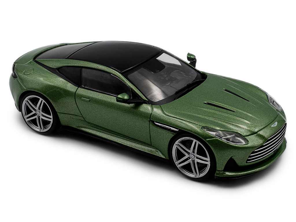 105659 Aston Martin DB12 2023
