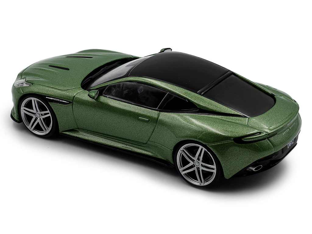 105659 Aston Martin DB12 2023