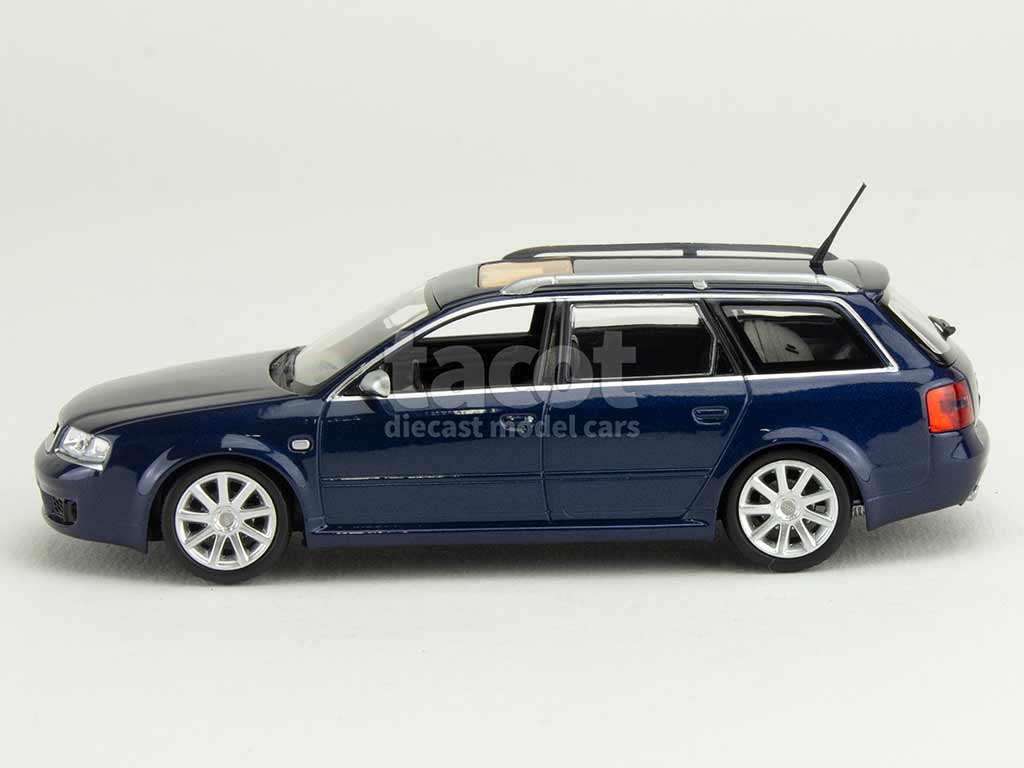 105681 Audi RS6 Avant 2002