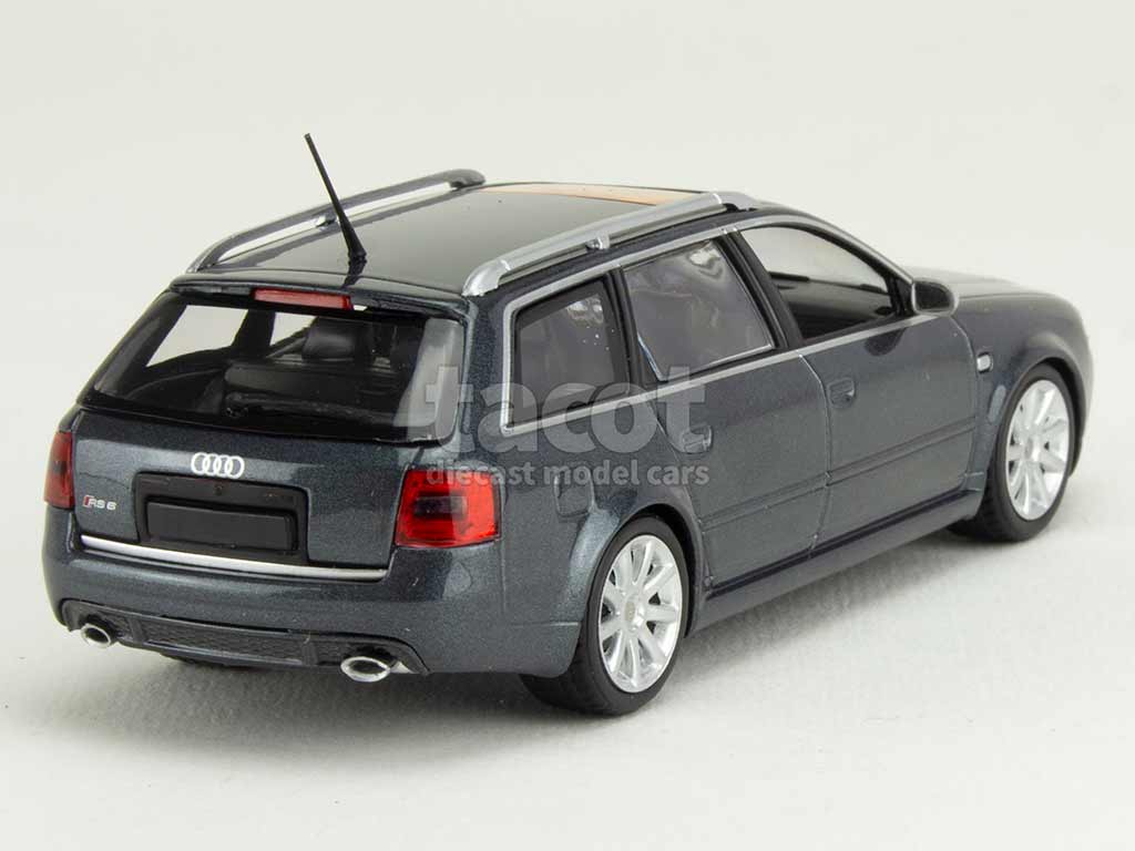 105682 Audi RS6 Avant 2002