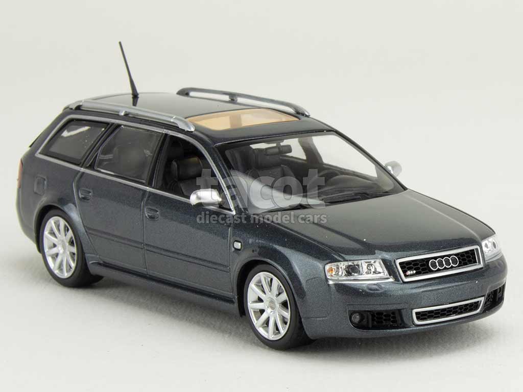 105682 Audi RS6 Avant 2002