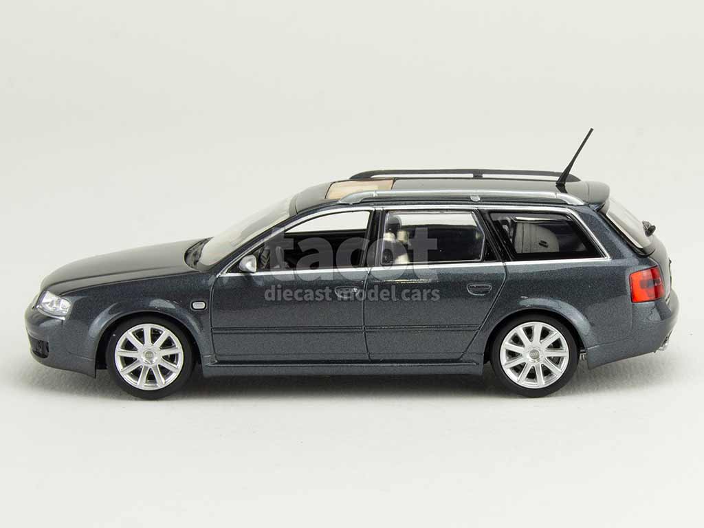 105682 Audi RS6 Avant 2002