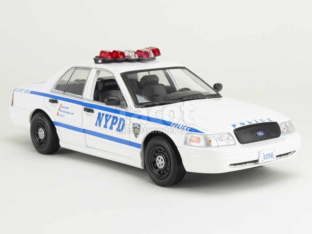 105696 Ford Crown Victoria Police 2003