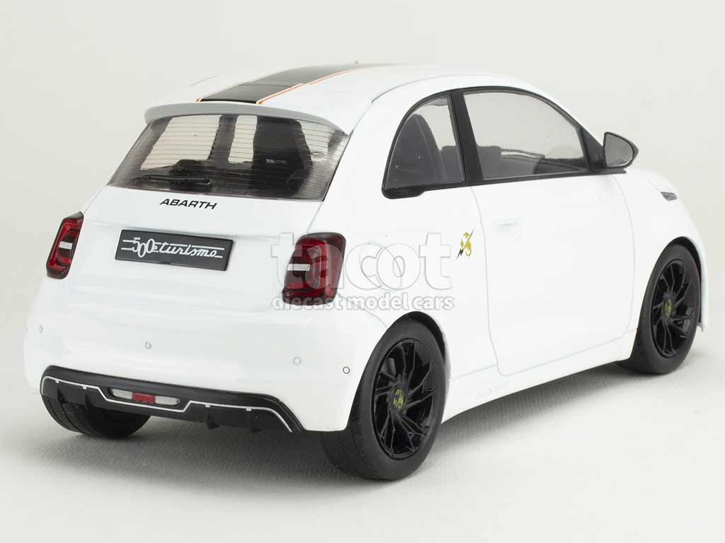 105749 Fiat 500e Abarth 2024