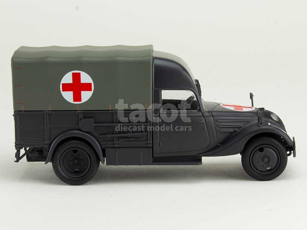 105771 Peugeot 1.2T Typ DK 5J Ambulance Militaire 1941