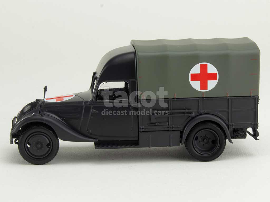 105771 Peugeot 1.2T Typ DK 5J Ambulance Militaire 1941