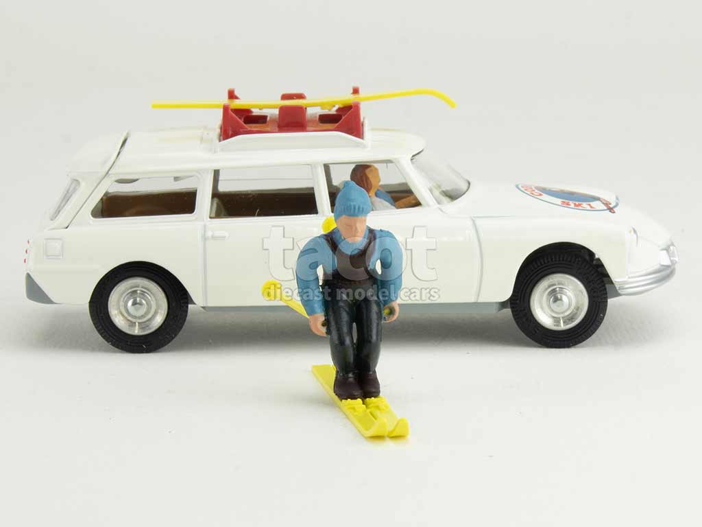 105810 Citroën DS19 Break Skis