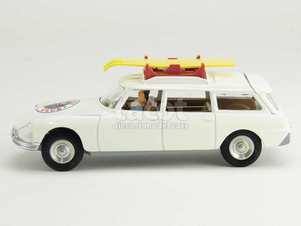 105810 Citroën DS19 Break Skis
